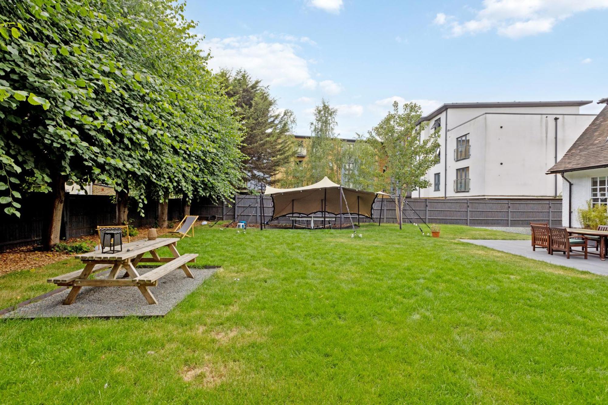 The Vicarage Tooting, Sw17 Guest house *