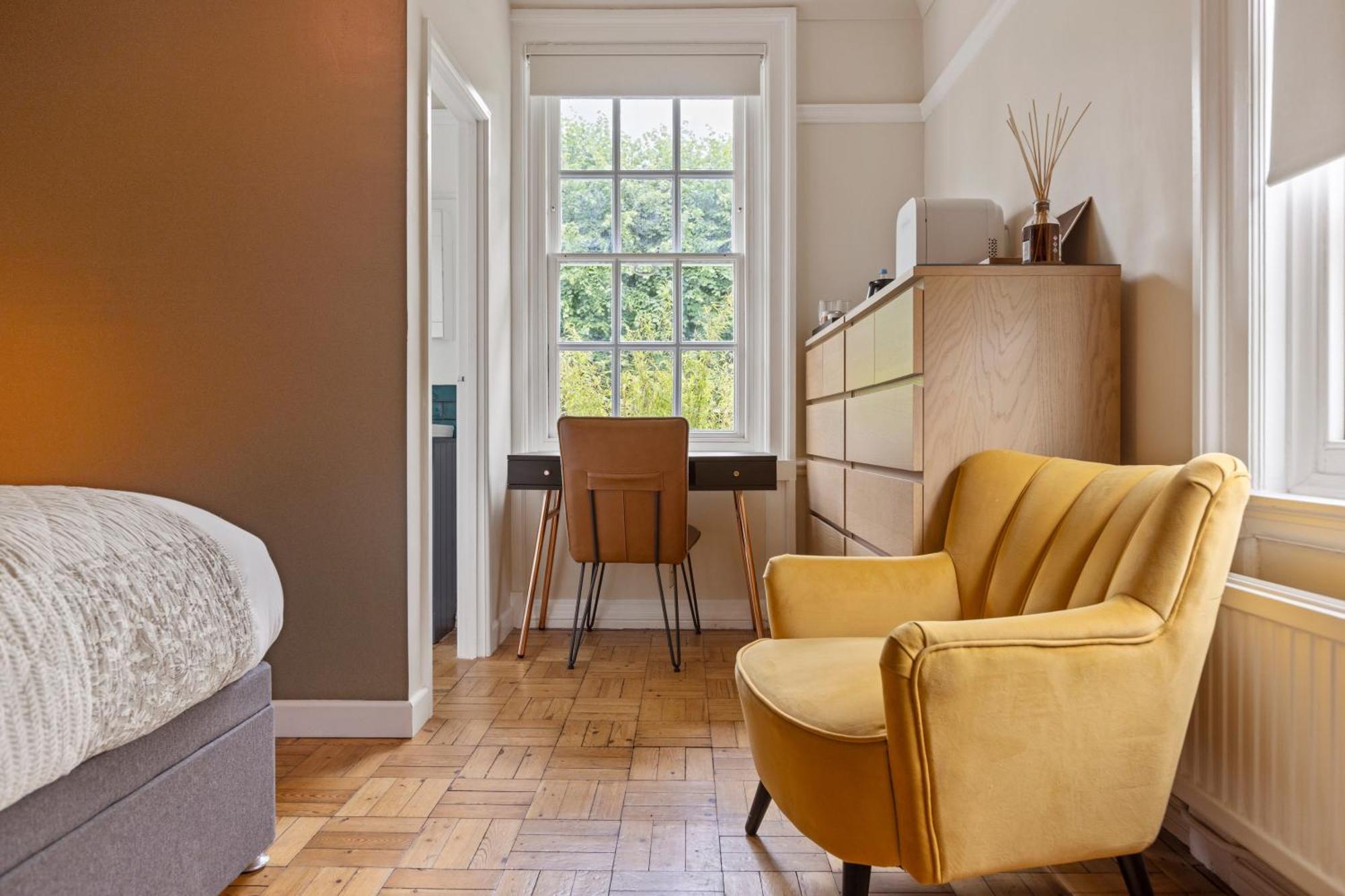 The Vicarage Tooting, Sw17 London