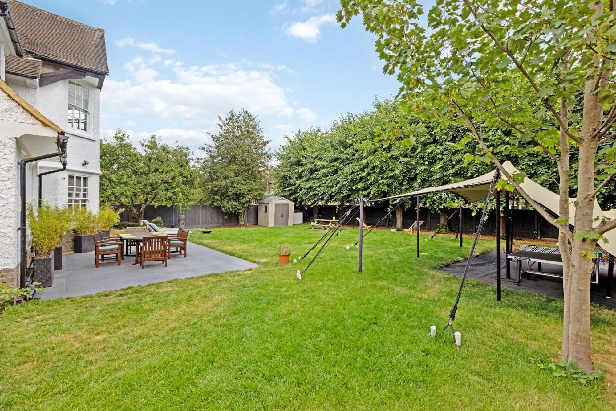 The Vicarage Tooting, Sw17 Guest house London